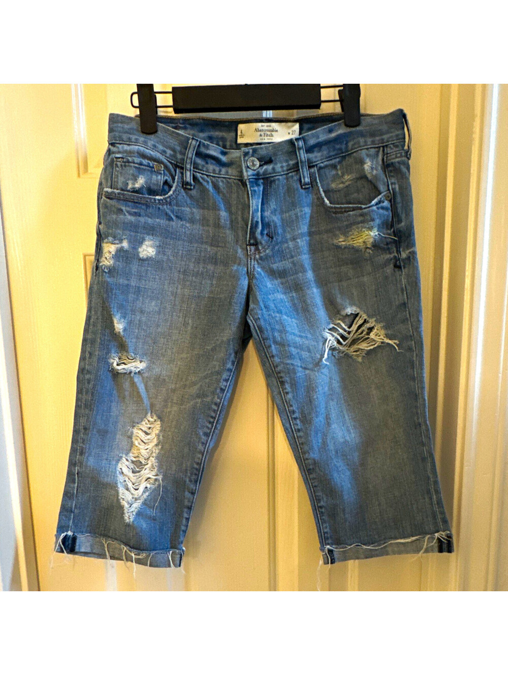 Abercrombie & Fitch Women’s Blue Jean Cropped Jeans size 4 Cuffed 5-Pocket